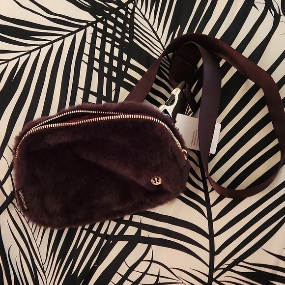 Everwhere Belt Bag 1L - Picture 6 of 11